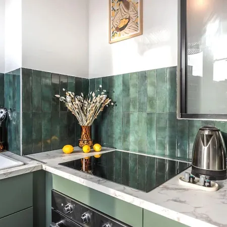 Under A Mobility Lease-luxembourg Apartment